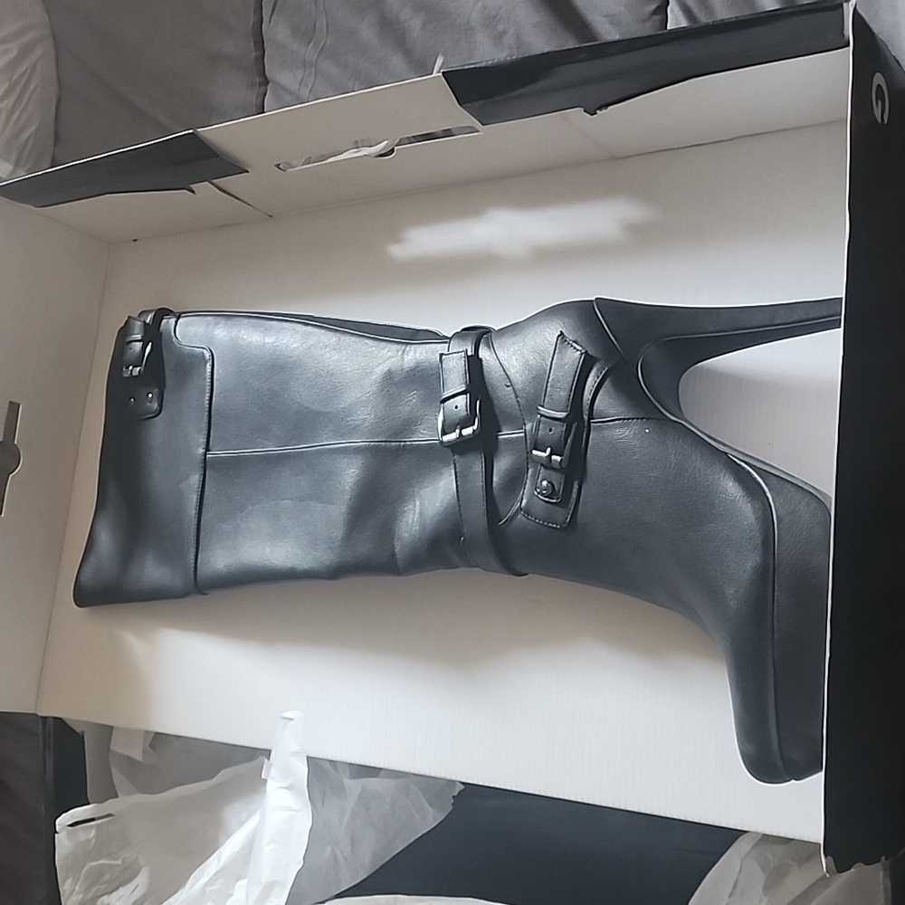 Never worn